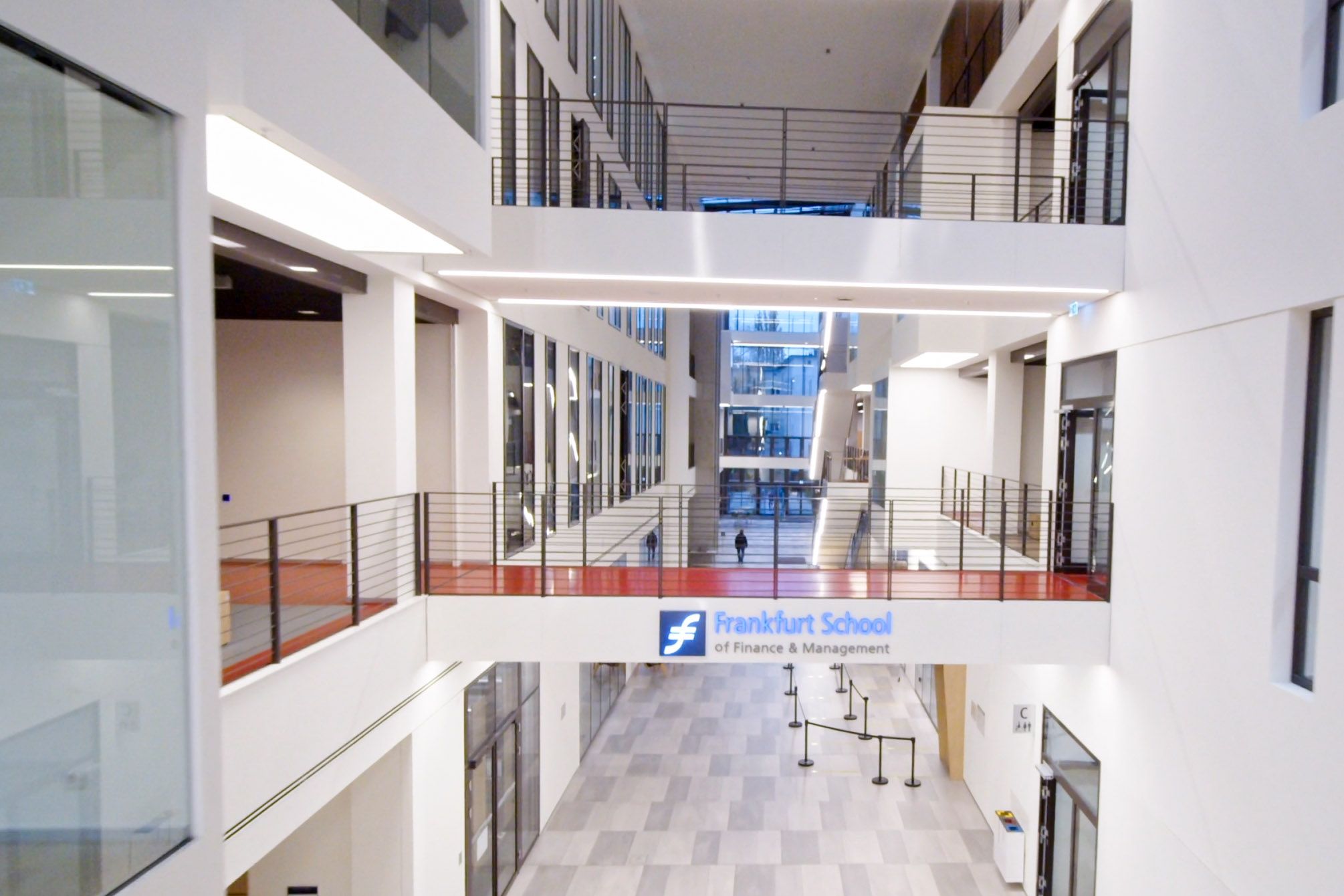 Drohnen Indoor Flug für Immobilien in Frankfurt mit der FPV Drohne