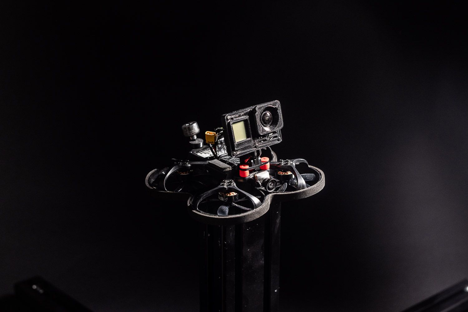 150 gramm drohne für livestreaming indoor via FPV Drohnenflug