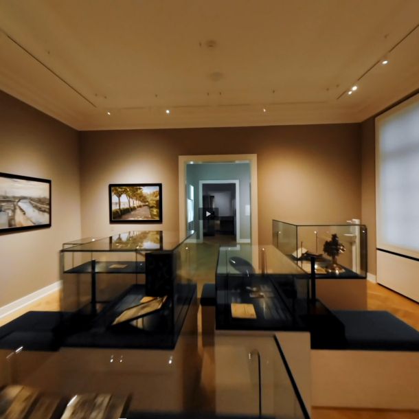 Drohnen Indoor Flug durch Jüdisches Museum in Frankfurt - Innenraumaufnahmen die ein Museum Visualisieren